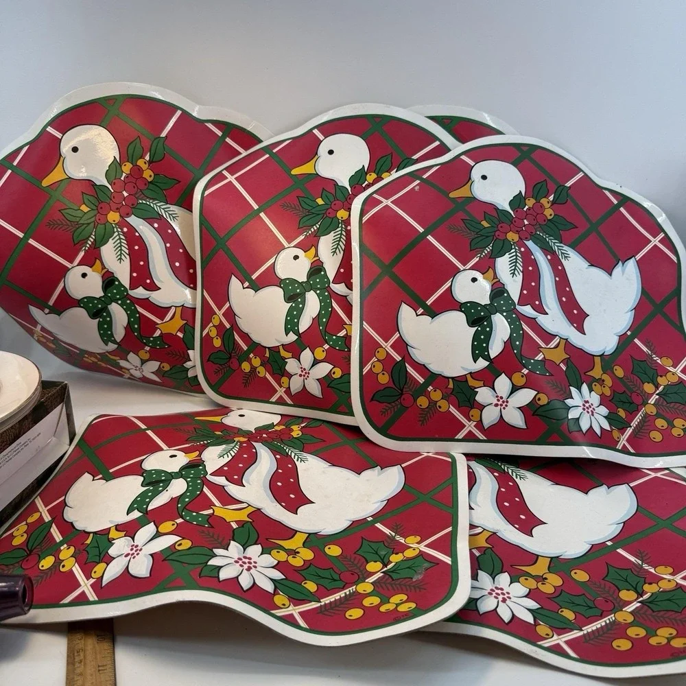 Vintage TC Christmas Placemats Set of 5 Red Green Holiday Duck Fair Condition‎